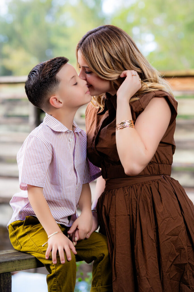 Chebeto Studio Photography niño con mama en Miami